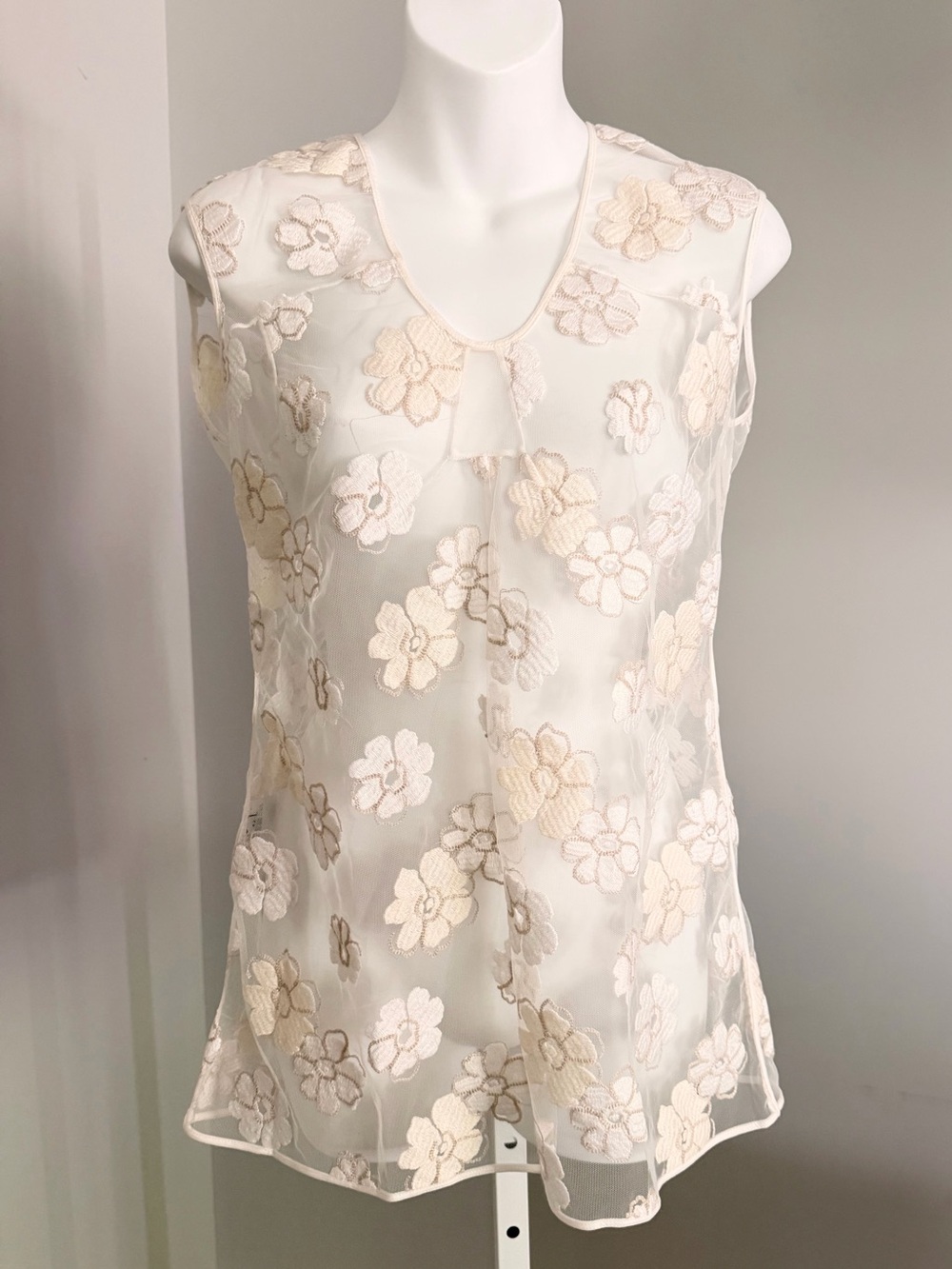 AQUILANO RIMONDI Exquisite Embroiderd Floral Sleeveless Top Sz 42/M NWT $820!!